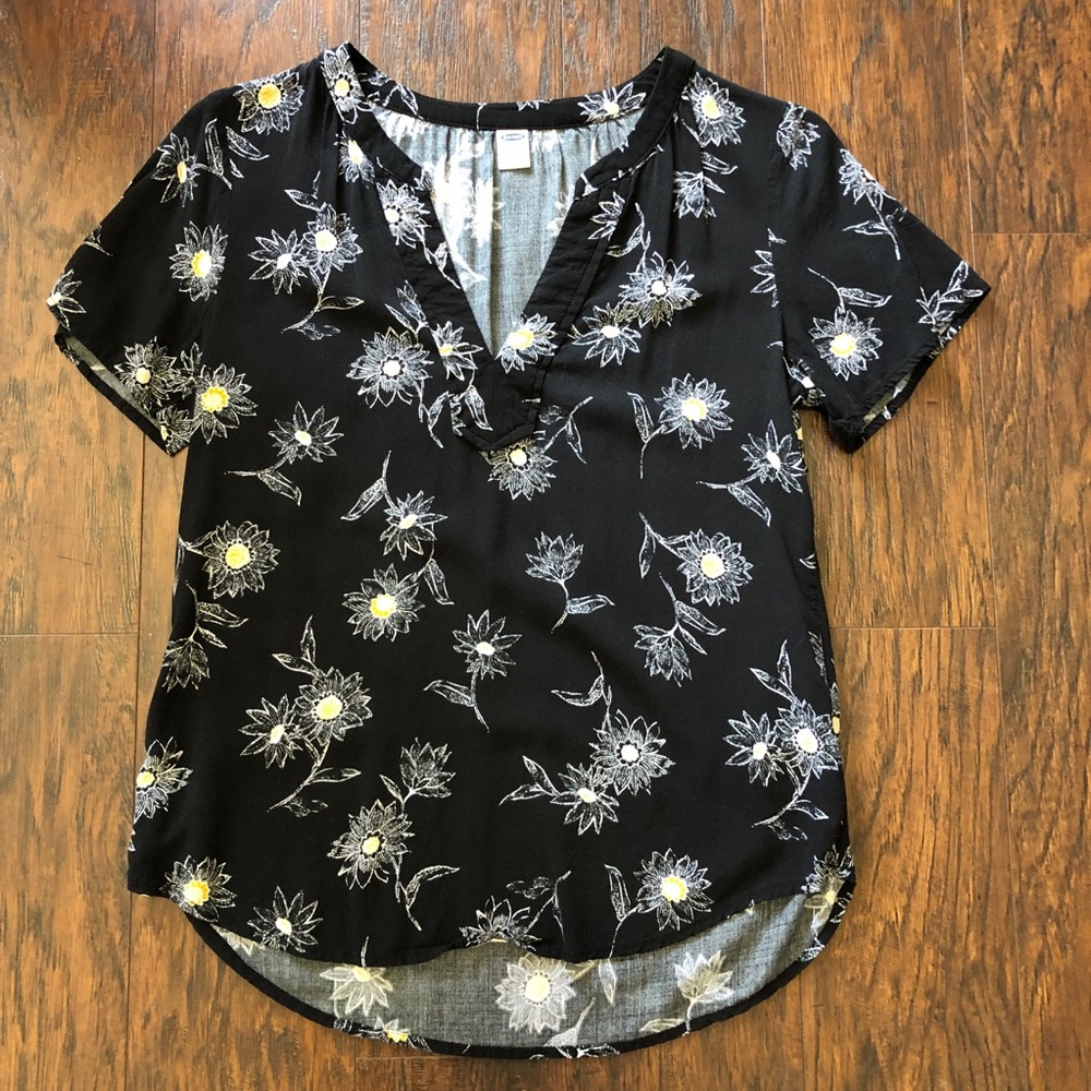 Old Navy sunflower top